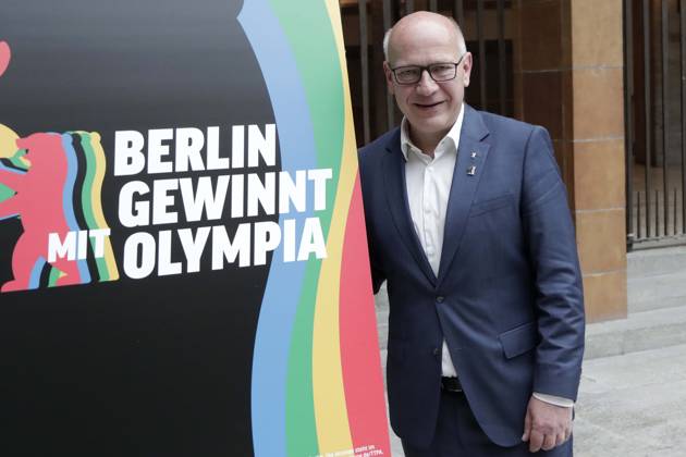 01.06.2026, Einreichung des Bewerbungskonzept beim DOSB ãBerlin+Ò für Olympische Spiele 2036,2040 oder 2044 beim DOSB, Deutscher Olympische Sportbund, Pressekonferenz in Berlin, Haus des Sport im Olympiapark, Kai Wegner, Regierender Bürgermeister, Plakat Berlin gewinnt mit Olympia, Berlin Deutschland, Germany
