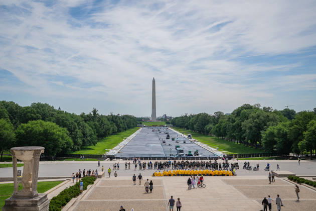 June 1, 2026, Washington, District Of Columbia, United States: Contractors continue applying sealant and protective coatings to the Lincoln Memorial Reflecting Pool on the National Mall as renovation work nears completion ahead of America 250 celebrations. Washington United States - ZUMAk206 20260601_znp_k206_003 Copyright: xMattxKaminskyx