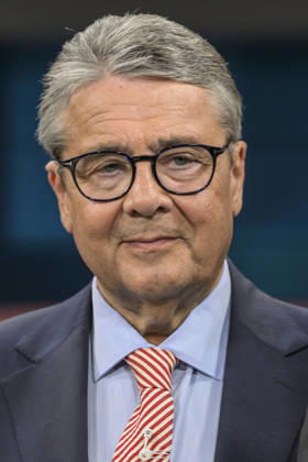 im Bild v.l.: Sigmar Gabriel (SPD): ehemaliger Parteivorsitzender und Vizekanzler, GER, Berlin, hart aber fair - Polittalk, TV, Format, mit Moderator - Louis Klamroth, Das Erste, 01.06.2026, Copyright: HMBxMedia UwexKoch
