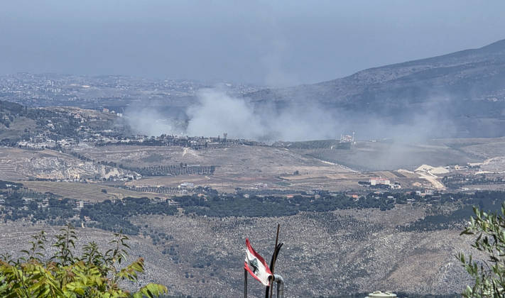 News Bilder des Tages Israeli army violates ceasefire with airstrike on Marjayoun district in Lebanon MARJAYOUN, LEBANON - JUNE 3: Smoke rises from the area after the Israeli army violated the ceasefire and launched an airstrike on the Arid Debbin area in the Marjayoun district of southern Lebanon on June 3, 2026. Stringer Anadolu Marjayoun Lebanon. Editorial use only. Please get in touch for any other usage.  Copyright: x2026xAnadoluxStringerx