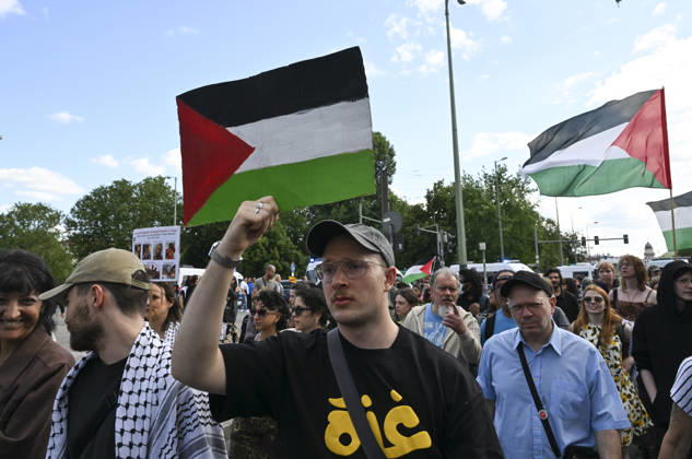 Pro-Palestinian protest in Berlin BERLIN, GERMANY - JUNE 5: People, holding Palestinian flags, stage a pro-Palestinian protest as they gather at Neptunbrunnen Square in Berlin, Germany on June 5, 2026. Halil Sagirkaya Anadolu Berlin Germany. Editorial use only. Please get in touch for any other usage.  Copyright: x2026xAnadoluxHalilxSagirkayax