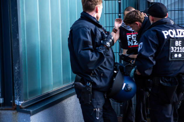 June 5, 2026, Berlin, Berlin, Germany: Multiple arrests and several tense exchanges between demonstrators and police marked the Naksa Day protest in Berlin. Berlin Germany - ZUMAc291 20260605_zip_c291_003 Copyright: xMariaxCastrox