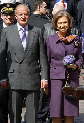 Bernadette Chirac, Wife Of Former French President Jacques Chirac, Dies At 93 Bernadette Chirac, wife of former French President Jacques Chirac, has died at the age of 93. A steadfast supporter throughout her husband’s political career, Bernadette Chodron de Courcel became an influential figure in French public life. She served as a member of the Corrèze General Council and was deeply involved in charitable work. She passed away on Friday at the age of 93. FILE - King Juan Carlos Move To Live Out Of Spain - File - King Juan Carlos Move To Live Out Of Spain - File - Spain s King Juan Carlos and Queen Sofia along with French first lady Bernadette Chirac are welcomed in Toulouse by mayor and foreign affair minister Philippe Douste-Blazy at the Copyright: xBernardxPatrick ABACAx