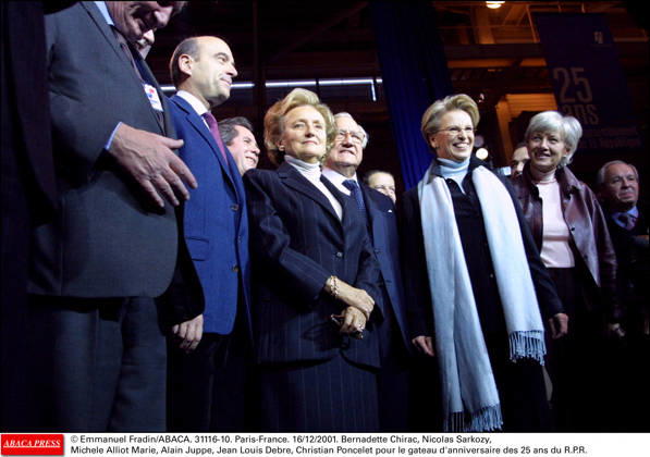 Bernadette Chirac, Wife Of Former French President Jacques Chirac, Dies At 93 Bernadette Chirac, wife of former French President Jacques Chirac, has died at the age of 93. A steadfast supporter throughout her husband’s political career, Bernadette Chodron de Courcel became an influential figure in French public life. She served as a member of the Corrèze General Council and was deeply involved in charitable work. She passed away on Friday at the age of 93. FILE - Emmanuel Fradin ABACA. 31116-10. Paris-France. 16 12 2001. Bernadette Chirac, Michele Alliot-Marie, Alain Juppe pour le gateau d anniversaire des 25 ans du R.P.R. Copyright: xFradinxEmmanuel ABACAx