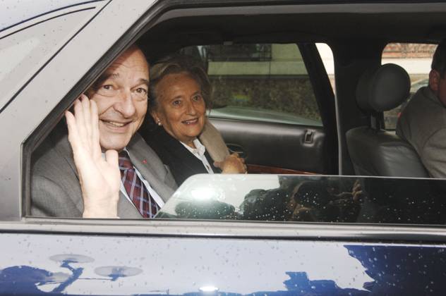 Bernadette Chirac, Wife Of Former French President Jacques Chirac, Dies At 93 Bernadette Chirac, wife of former French President Jacques Chirac, has died at the age of 93. A steadfast supporter throughout her husband’s political career, Bernadette Chodron de Courcel became an influential figure in French public life. She served as a member of the Corrèze General Council and was deeply involved in charitable work. She passed away on Friday at the age of 93. FILE - Jacques and Bernadette Chirac leave the inauguration of the place Loulou Gaste, (French composer and Line Renaud s late husband) in the 17th district of Paris, France on July 1, 2005. Photo by Giancarlo Gorassini ABACAPRESS.COM Paris France Copyright: xGorassinixGiancarlo ABACAx