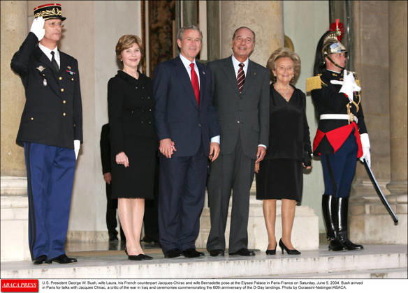 Bernadette Chirac, Wife Of Former French President Jacques Chirac, Dies At 93 Bernadette Chirac, wife of former French President Jacques Chirac, has died at the age of 93. A steadfast supporter throughout her husband’s political career, Bernadette Chodron de Courcel became an influential figure in French public life. She served as a member of the Corrèze General Council and was deeply involved in charitable work. She passed away on Friday at the age of 93. FILE - U.S. President George W. Bush, wife Laura, his French counterpart Jacques Chirac and wife Bernadette pose at the Elysee Palace in Paris-France on Saturday, June 5, 2004. Bush arrived in Paris for talks with Jacques Chirac, a critic of the war in Iraq and ceremonies commemorating th Copyright: xGorassini-Nebinger ABACAx