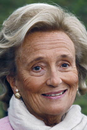 Bernadette Chirac, Wife Of Former French President Jacques Chirac, Dies At 93 Bernadette Chirac, wife of former French President Jacques Chirac, has died at the age of 93. A steadfast supporter throughout her husband’s political career, Bernadette Chodron de Courcel became an influential figure in French public life. She served as a member of the Corrèze General Council and was deeply involved in charitable work. She passed away on Friday at the age of 93. FILE - First Lady Bernadette Chirac, who is herself a deputy here, arrives to attend the New Year s wishes to the French south-western regional area of Correzel given by her husband President Jacques Chirac, in Tulle, France, on January 6, 2007. Photo by Thierry Orban ABACAPRESS.COM Tulle Copyright: xOrbanxThierry ABACAx
