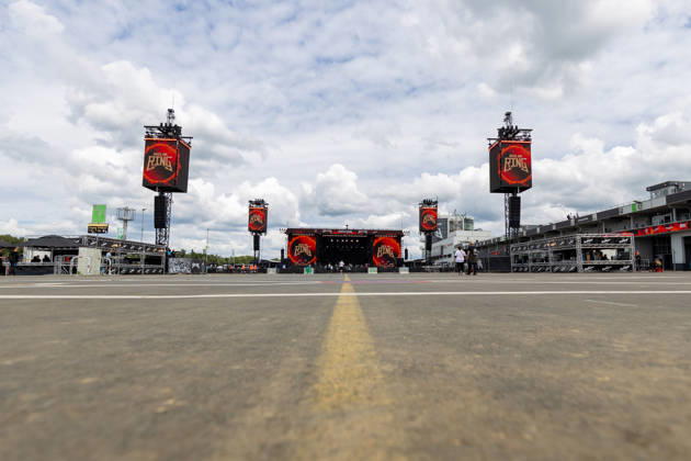 Rock am Ring 2026 - - 06.06.26 Einlasszeit. Das noch leere Infield vor der Utopia Stage füllt sich langsam - Zweiter Festivaltag am Samstag, 06.06.2026, bei Rock am Ring 2026 am Nürburgring in der Eifel. Das dreitägige Musikfestival findet vom 5. bis 7. Juni 2026 statt und gehört zu den größten Open-Air-Festivals Deutschlands. Nürburg Nürburgring Rheinland-Pfalz Deutschland Copyright: xMarcxJohnx