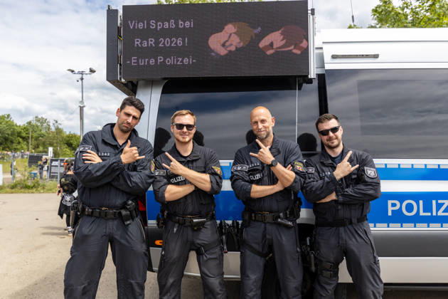 Rock am Ring 2026 - - 06.06.26 Die Polzei ist vor Ort und wünscht den Besuchern viel Spaß - Zweiter Festivaltag am Samstag, 06.06.2026, bei Rock am Ring 2026 am Nürburgring in der Eifel. Das dreitägige Musikfestival findet vom 5. bis 7. Juni 2026 statt und gehört zu den größten Open-Air-Festivals Deutschlands. Nürburg Nürburgring Rheinland-Pfalz Deutschland Copyright: xMarcxJohnx