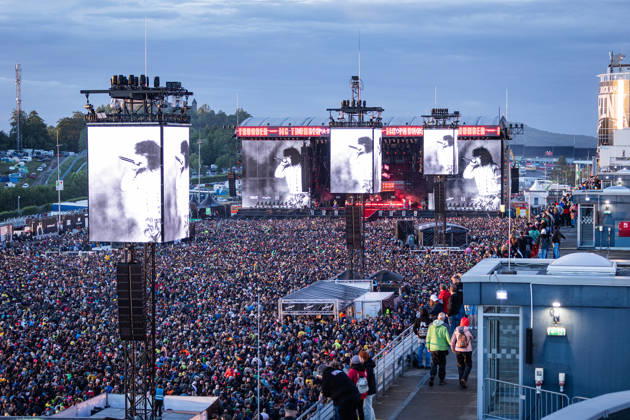 Rock am Ring 2026, Tag 2, 6.6.2026 Das Gelände ist proppevoll -- Mit dem Traditionsfestival Rock am Ring am Nürburgring in der Eifel startet in Deutschland die Festival-Saison. Rock am Ring findet in diesem Jahr vom 5. bis 7. Juni statt. Rund 80 Bands und Künstler stehen auf einer der drei großen Bühnen. Nürburg Nürburgring Rheinland-Pfalz Deutschland Copyright: xSebastianxDerixx