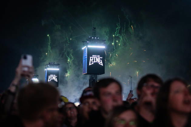 Rock am Ring 2026, Tag 2, 6.6.2026 Feuerwerk -- Mit dem Traditionsfestival Rock am Ring am Nürburgring in der Eifel startet in Deutschland die Festival-Saison. Rock am Ring findet in diesem Jahr vom 5. bis 7. Juni statt. Rund 80 Bands und Künstler stehen auf einer der drei großen Bühnen. Nürburg Nürburgring Rheinland-Pfalz Deutschland Copyright: xSebastianxDerixx