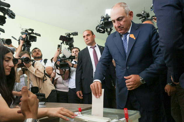 ARMENIA, YEREVAN - JUNE 7, 2026: Armenia s Prime Minister Nikol Pashinyan casts his ballot in the 2026 Armenian parliamentary election. Alexander Patrin TASS  93495416