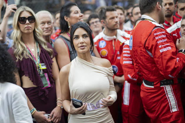 Kim Kardashian Formula 1 Grand Prix de Monaco 2026 Kim Kardashian attends at podium during the Formula 1 Grand Prix de Monaco 2026, 6th round of the 2026 Formula One World Championship on the Circuit de Monaco, in Monte-Carlo, Monaco Photo by Eliot Blondet ABACAPRESS.COM Monaco France France  Copyright: xBlondetxEliot ABACAx