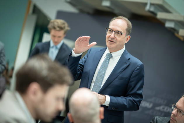 Bundesinnenminister Alexander Dobrindt führt nach der Bundesvorstandssitzung ein Hintergrundgespräch mit den anwesenden Journalisten;CDU Bundesvorstand und Gremiensitzungen am 08.06.2026, Berlin Berlin Deutschland Konrad-Adenauer-Haus, Bundespart