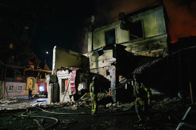 Consequences Of The Attack On Kharkiv Rescuers inspect a business center damaged in a military operation in Kharkiv, Ukraine, on June 9, 2026. According to the mayor, residential buildings, a business center, restaurants, a church, and cars were damaged, and more than 15 people were injured by morning. Kharkiv Ukraine Copyright: xPavloxPakhomenkox originalFilename: pakhomenko-notitle260609_npZlh