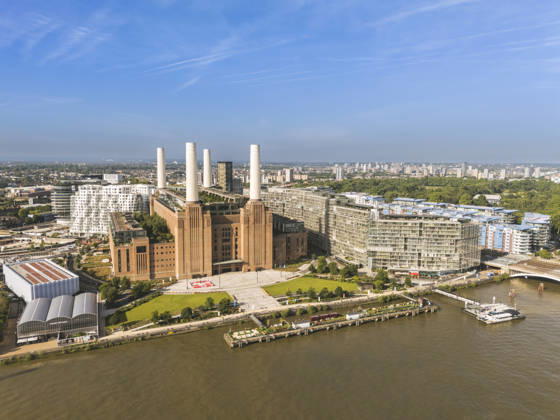 Aerial view of Battersea Power Station with surrounding modern developments and the River Thames. London England United Kingdom dodo05587 Copyright: xConnectxImagesx