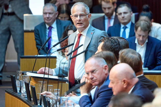 - Wien 09.06.2026 - Budgetrede Österreichisches Parlament - Der Nationalrat trat heute im Hohen Haus zu einer regluären Nationalratssitzung zusammen. Haupthema war die Budetrede des Finanzministers - PHOTO: Finanzminister Markus Marterbauer (SPÖ) auf der Regierungsbank im Plenarsaal bei seiner zweiten Budgetrede. Vienna (AUSTRIA) - Austrian Parliament National Council session - The National Council met today in Parliament for a regular National Council session. The topic of the plenary session was the Budget Speech by the Austrian Minister of Finance. Budget, Finanzen, Staatsfinanzen, Geld, Steuern, Ausgaben, Einnahmen, Regierung, echtes Dopelbudet 2027 28 , 2028, Schulden, Nationalratssitzung, Nationalrat SItzung Budgetrede