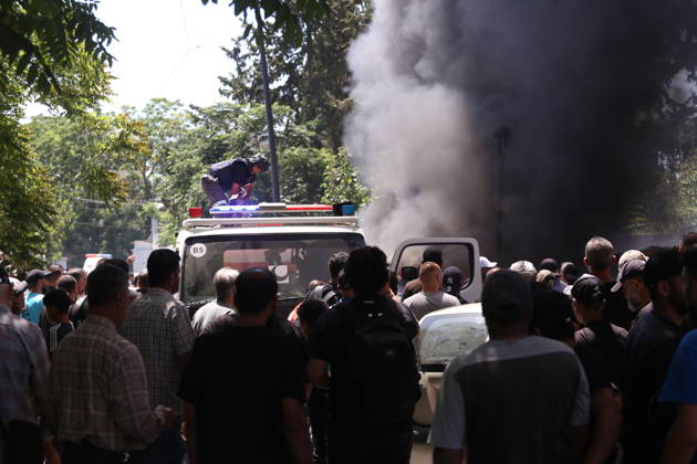 Israeli strikes target southern Lebanon despite ceasefire SIDON, LEBANON - JUNE 10: Smoke rises following an Israeli airstrike that targeted a vehicle in the city of Sidon, Lebanon on June 10, 2026. Israeli forces carried out airstrikes on areas in southern Lebanon despite the ceasefire, with a vehicle targeted in Sidon, causing a fire. Mohammad Abushama Anadolu Sidon Lebanon. Editorial use only. Please get in touch for any other usage. Copyright: x2026xAnadoluxMohammadxAbushamax