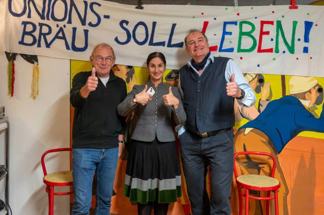 News Bilder des Tages Muenchen, Haidhausen, die Initiatoren der Buergerinitiative Rettet den Unionsbraeu, v. l. Ruppert Pfliegel, Hatun Tolun, Markus Wagner