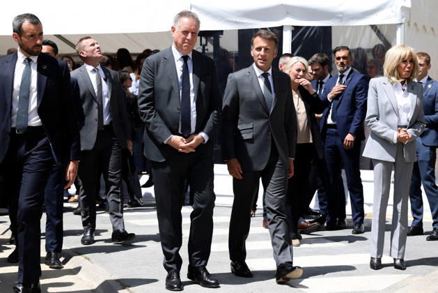 Emmanuel Macron and Brigitte Macron Visit the Robert-Debre Hospital - Paris French President Emmanuel Macron and his wife Brigitte Macron arrive to attend the foundation stone laying ceremony for the Child Brain Institute (ICE - Institut Robert-Debre du Cerveau de l’Enfant) at the Robert-Debre Hospital in Paris on June 10, 2026. Photo by Stephane Lemouton Pool ABACAPRESS.COM Paris France  Copyright: xLemoutonxStephane Pool ABACAx