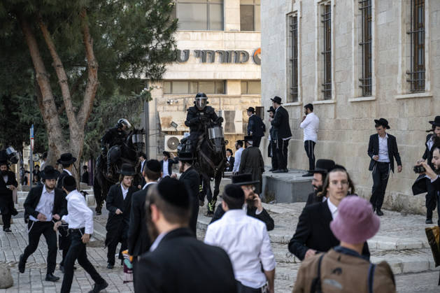 Police intervene as Ultra-Orthodox Jews block roads in West Jerusalem WEST JERUSALEM - JUNE 10: Israeli police intervene to disperse Ultra-Orthodox (Haredi) Jews blocking roads during a protest on June 10, 2026. Three demonstrators were detained during the incidents in West Jerusalem, where crowds gathered to protest against compulsory military service. Mostafa Alkharouf Anadolu Jerusalem Israel. Editorial use only. Please get in touch for any other usage.  Copyright: x2026xAnadoluxMostafaxAlkharoufx