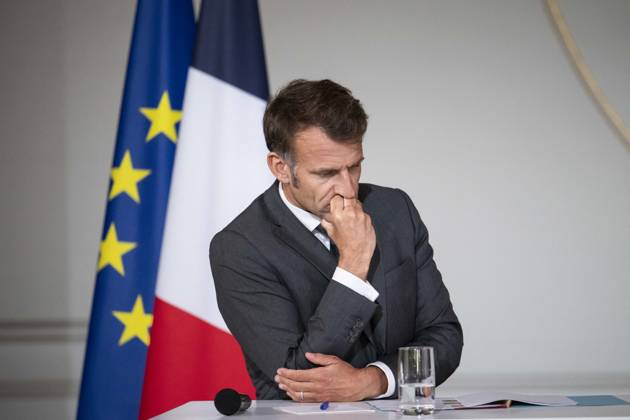 Emmanuel Macron at a meeting with the G7 Engament Groups - Paris French President Emmanuel Macron look and gestures during a meeting with the G7 Engament Groups at the Elysee Palace, French Presidential Palace, in Paris, on June 10, 2026. Photo by Eliot Blondet ABACAPRESS.COM Paris France France  Copyright: xBlondetxEliot ABACAx