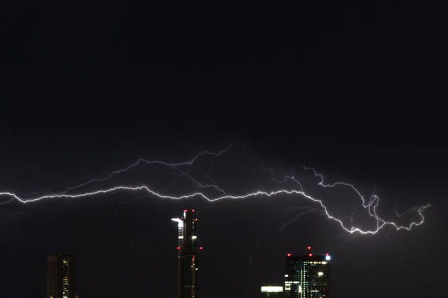 June 10, 2026, Frankfurt, Hesse, Germany: Lightning flashes over part of the financial district skyline during a thunderstorm in Frankfurt am Main, Germany. Frankfurt Germany - ZUMAb332 20260610_zip_b332_015 Copyright: xMatiasxBasualdox