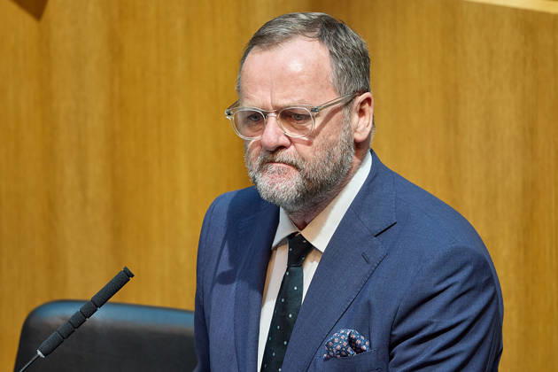 - Wien 11.06.2026 - Debatte Budget Österreichisches Parlament - Der Nationalrat trat heute im Hohen Haus zu einer regluären Nationalratssitzung zusammen. Haupthema war die gestrige Budgetrede des Finanzministers und die Debatte darüber. PHOTO: Staatssekretär Josef Schellhorn auf der Regierungsbank. Vienna (AUSTRIA) - Austrian Parliament National Council session - The National Council met today in Parliament for a regular National Council session. The topic of the plenary session was the Budget Speech by the Austrian Minister of Finance. Budget, Finanzen, Staatsfinanzen, Geld, Steuern, Ausgaben, Einnahmen, Regierung, echtes Dopelbudet 2027 28 , 2028, Schulden, Nationalratssitzung, Nationalrat SItzung Debatte zu Budgetpräsentation 