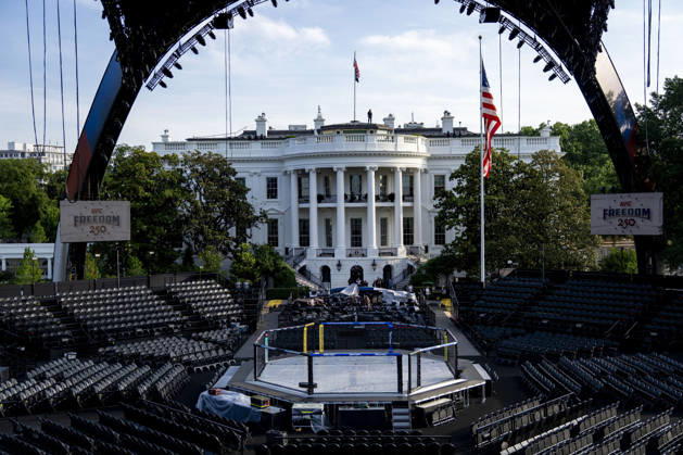 The Ultimate Fighting Championship (UFC) arena is seen as preparations continue for the UFC Freedom 250 event on the South Lawn of the White House in Washington, DC on Thursday, June 11, 2026. President Donald Trump is hosting a series of fighting matches on the South Lawn on Flag Day and his 80th birthday, June 14, in honor of America s 250th birthday.  WAP20260611302 BONNIExCASH