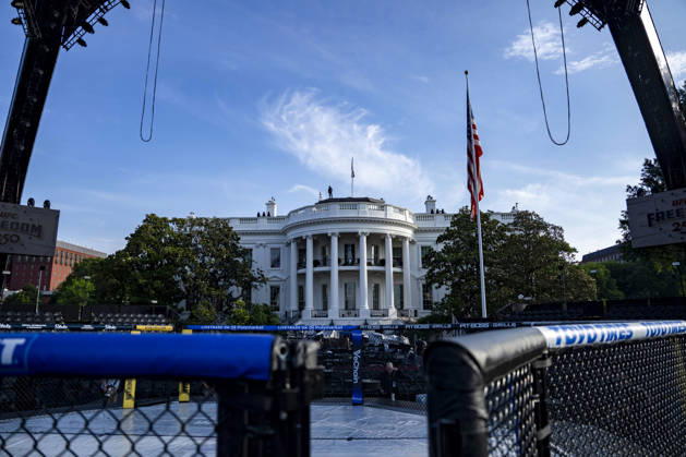 The Ultimate Fighting Championship (UFC) arena is seen as preparations continue for the UFC Freedom 250 event on the South Lawn of the White House in Washington, DC on Thursday, June 11, 2026. President Donald Trump is hosting a series of fighting matches on the South Lawn on Flag Day and his 80th birthday, June 14, in honor of America s 250th birthday.  WAP20260611312 BONNIExCASH