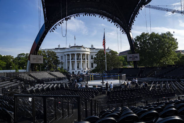 The Ultimate Fighting Championship (UFC) arena is seen as preparations continue for the UFC Freedom 250 event on the South Lawn of the White House in Washington, DC on Thursday, June 11, 2026. President Donald Trump is hosting a series of fighting matches on the South Lawn on Flag Day and his 80th birthday, June 14, in honor of America s 250th birthday.  WAP20260611314 BONNIExCASH