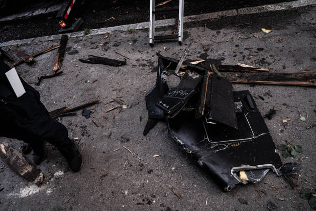 ukrainian conflict KHARKIV, UKRAINE - JUNE 9: Drone pieces hit a building in Kharkiv, Ukraine, on June 9, 2026. Kharkiv kharkiv Oblast Ukraine Copyright: xVINCENZOxCIRCOSTAx VCIRCOSTA-7