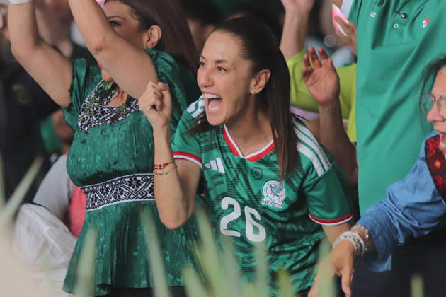 MexicoÃ¢â‚¬â ¢s President Claudia Sheinbaum Pardo watching the FIFA World Cup opening match between Mexico and South Africa at Deportivo Hermanos Galeana. on June 11, 2026 in Mexico City, Mexico. Mexico City Mexico - ZUMAe321 20260611_zia_e321_050 Copyright: xCarlosxSantiagox