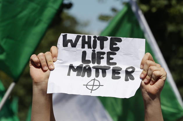 News Bilder des Tages Anti-immigration demonstration in Rome ROME, ITALY, JUNE 13: Protesters wave tricolour Italian flags during an anti-immigration demonstration in Rome, Italy, on June 13, 2026. Thousands of people took part in a march organized by the far-right movement Remigration and Reconquest in support of a popular legislative proposal aimed, according to the organizers, at tackling irregular immigration and safeguarding national identity. Chants praising Benito Mussolini and anti-Muslim slogans were also heard during the demonstration. Riccardo De Luca Anadolu Rome Italy. Editorial use only. Please get in touch for any other usage.  Copyright: x2026xAnadoluxRiccardoxDexLucax