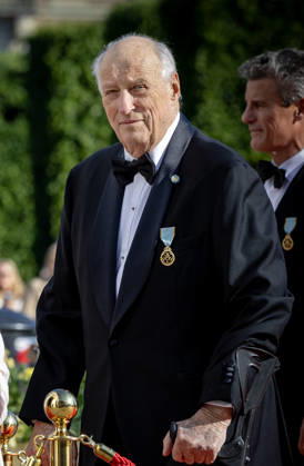 13-06-2026 Concert King Harald and Queen Sonja arrive at the Royal Opera House for a golden wedding concert given in honor of the royal couple during their golden wedding anniversary celebrations in Stockholm, Sweden Â  Copyright: xPPEx