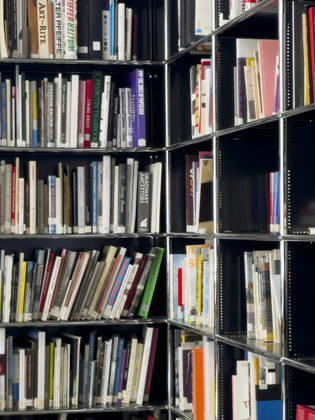 June 13, 2026, New York, New York, USA: Swiss Institute contemporary art library. New York USA  - ZUMAm57_ 20260613_zaf_m57_058 Copyright: xJohnxMarshallxMantelx