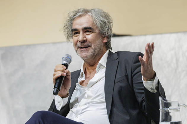 Entertainment Bilder des Tages #2 Deniz Yücel beim Talk im Rahmen der Gesprächsreihe Positionen und Perspektiven im Düsseldorfer Schauspielhaus. Düsseldorf, 14.06.2026