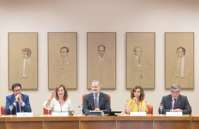 The King presides over the award ceremony of the VI June 15 Award I D The Minister of Digital Transformation and Public Function, Óscar López the president of Congress, Francina Armengol King Felipe VI the president of Espana Juntos Sumamos , Victoria Carvajal, and the director of Espana Juntos Sumamos , Ignacio Prendes, during the award ceremony of the VI June 15 Award for Constitutional Values, in the Congress of Deputies, June 15, 2026, in Madrid Spain In this edition, the Award goes to the journalist and writer Miguel Ángel Aguilar in recognition of his exemplary career in defense of freedom of expression and freedom of the press, two fundamental constitutional values which, in addition, represent an essential counterweight for the pro Copyright: xEduardoxParrax 7598523