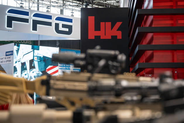 Messestand Heckler & Koch mit Handfeuerwaffen und Maschinengewehren;Rüstungsmesse Eurosatory 2026 in Parc des Expositions de Paris Nord Villepinte, Villepinte Paris France Parc des Expositions de Paris No