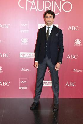 ABC Presents the 17th Bullfighting Award to the Lozano Brothers Andrés Roca Rey poses at the photocall during the presentation of ABCs 17th Bullfighting Award on June 17, 2026, in Madrid, Spain ABC BULLFIGHTING AWARD CELEBRITIES PHOTOCALL José Madrid Madrid Spain,detected_source_language Copyright: xJosà xOlivax 7603428