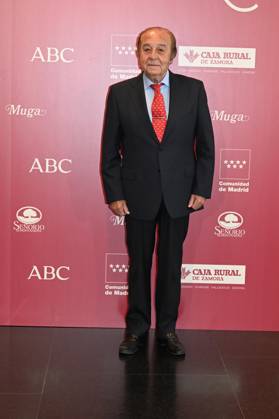 ABC Presents the 17th Bullfighting Award to the Lozano Brothers Samuel Flores poses at the photocall during the presentation of ABCs 17th Bullfighting Award on June 17, 2026, in Madrid, Spain ABC BULLFIGHTING AWARD CELEBRITIES PHOTOCALL José Madrid Madrid Spain,detected_source_language Copyright: xJosà xOlivax 7603538