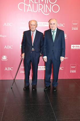 ABC Presents the 17th Bullfighting Award to the Lozano Brothers The Lozano brothers pose at the photocall during the presentation of ABCs 17th Bullfighting Award on June 17, 2026, in Madrid, Spain ABC BULLFIGHTING AWARD CELEBRITIES PHOTOCALL José Madrid Madrid Spain,detected_source_language Copyright: xJosà xOlivax 7603563