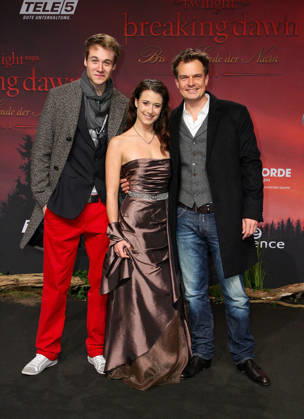 Max Felder, Annina Braunmiller und Johannes Raspe - Premiere: The Twilight Saga: Breaking Dawn Part 1 - Biss zum Ende der Nacht , November 18, 2011 in Berlin Copyright: xJamesxColdreyx