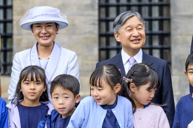 Amsterdam, The Netherlands, 2026-06-17 10:16:01 AMSTERDAM, 17-06-2026, Dam Square At the invitation of King Willem-Alexander and Queen Maxima, Emperor Naruhito of Japan is paying a state visit to the Netherlands. Emperor Naruhito is accompanied by Her Majesty Empress Masako. The state visit is a confirmation of the close and historic relationship between Japan and the Netherlands. The countries share 426 years of bilateral relations. PHOTO: NLBeeld Patrick van Emst In the photo: King Willem-Alexander and Queen Maxima officially welcome Emperor Naruhito and Empress Masako at Dam Square in Amsterdam. After the delegations are introduced, the Royal Military Band Johan Willem Friso plays the national anthems of both countries. This is follo  Copyright: xx x