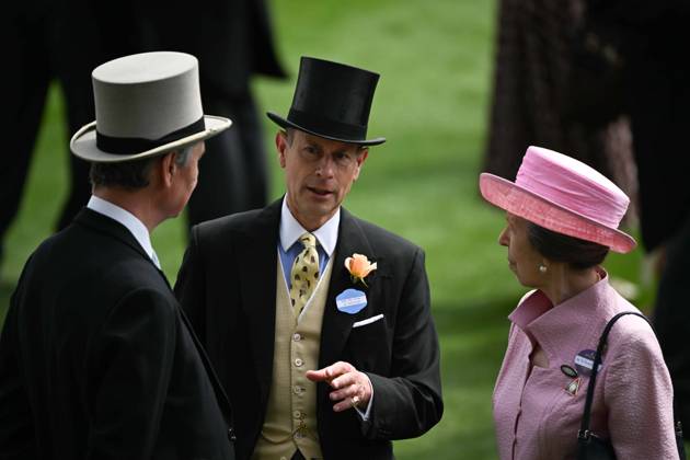 British royal family attends the Royal Ascot 2026 BERKSHIRE, UNITED KINGDOM - JUNE 17: Anne, Princess Royal (R), Prince Edward, Duke of Edinburgh (C) and Timothy Laurence (L) attend the second day of the traditional Royal Ascot horse racing event, which has been held since 1711, in Berkshire, United Kingdom on June 17, 2026. Rasid Necati Aslim Anadolu Berkshire United Kingdom. Editorial use only. Please get in touch for any other usage. Copyright: x2026xAnadoluxRasidxNecatixAslimx