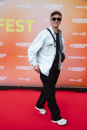 Jan BOEHMERMANN, Böhmermann, Moderator Portraet, Porträt, Portrait, Angeschnittenes Einzelbild, Einzelmotiv, Roter Teppich, Red Carpet Show, Ankunft, arrival, Sommerfest der Film und Medienstiftung NRW in Koeln, 17.06.2026.