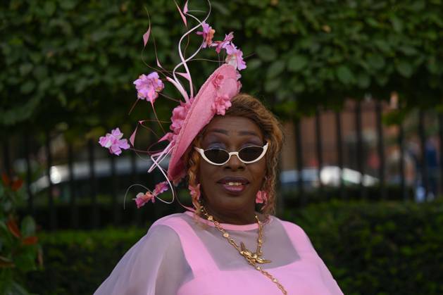 Royal Ascot 2026 BERKSHIRE, UNITED KINGDOM - JUNE 18: Visitors wearing elaborate hats and elegant outfits attend the third day of the traditional Royal Ascot horse racing event, held in the United Kingdom since 1711, at Ascot Racecourse in Berkshire, United Kingdom on June 18, 2026. Rasid Necati Aslim Anadolu Berkshire United Kingdom. Editorial use only. Please get in touch for any other usage. Copyright: x2026xAnadoluxRasidxNecatixAslimx
