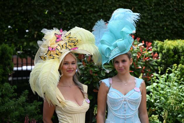 Royal Ascot 2026 BERKSHIRE, UNITED KINGDOM - JUNE 18: Visitors wearing elaborate hats and elegant outfits attend the third day of the traditional Royal Ascot horse racing event, held in the United Kingdom since 1711, at Ascot Racecourse in Berkshire, United Kingdom on June 18, 2026. Rasid Necati Aslim Anadolu Berkshire United Kingdom. Editorial use only. Please get in touch for any other usage. Copyright: x2026xAnadoluxRasidxNecatixAslimx