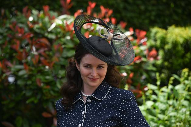 Royal Ascot 2026 BERKSHIRE, UNITED KINGDOM - JUNE 18: Visitors wearing elaborate hats and elegant outfits attend the third day of the traditional Royal Ascot horse racing event, held in the United Kingdom since 1711, at Ascot Racecourse in Berkshire, United Kingdom on June 18, 2026. Rasid Necati Aslim Anadolu Berkshire United Kingdom. Editorial use only. Please get in touch for any other usage. Copyright: x2026xAnadoluxRasidxNecatixAslimx
