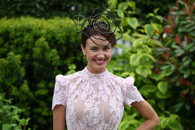 Royal Ascot 2026 BERKSHIRE, UNITED KINGDOM - JUNE 18: Visitors wearing elaborate hats and elegant outfits attend the third day of the traditional Royal Ascot horse racing event, held in the United Kingdom since 1711, at Ascot Racecourse in Berkshire, United Kingdom on June 18, 2026. Rasid Necati Aslim Anadolu Berkshire United Kingdom. Editorial use only. Please get in touch for any other usage. Copyright: x2026xAnadoluxRasidxNecatixAslimx